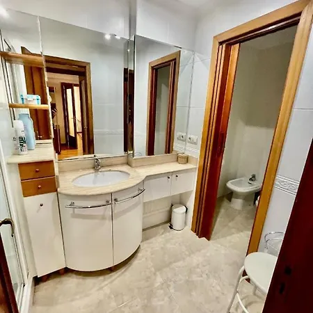 Atuaire Agradable En El Centro De Parking Incluido