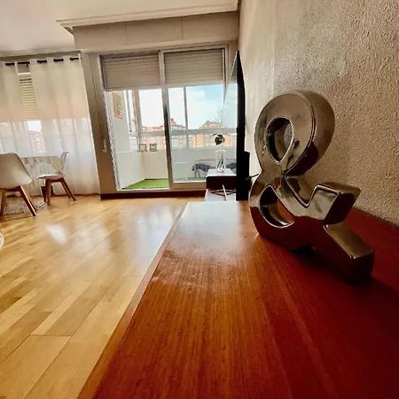 Atuaire Agradable En El Centro De Parking Incluido דירה
